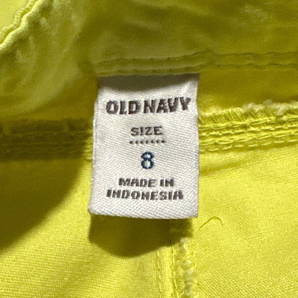 Old Navy || Woman’s bright green shorts size 8 - Picture 4 of 8
